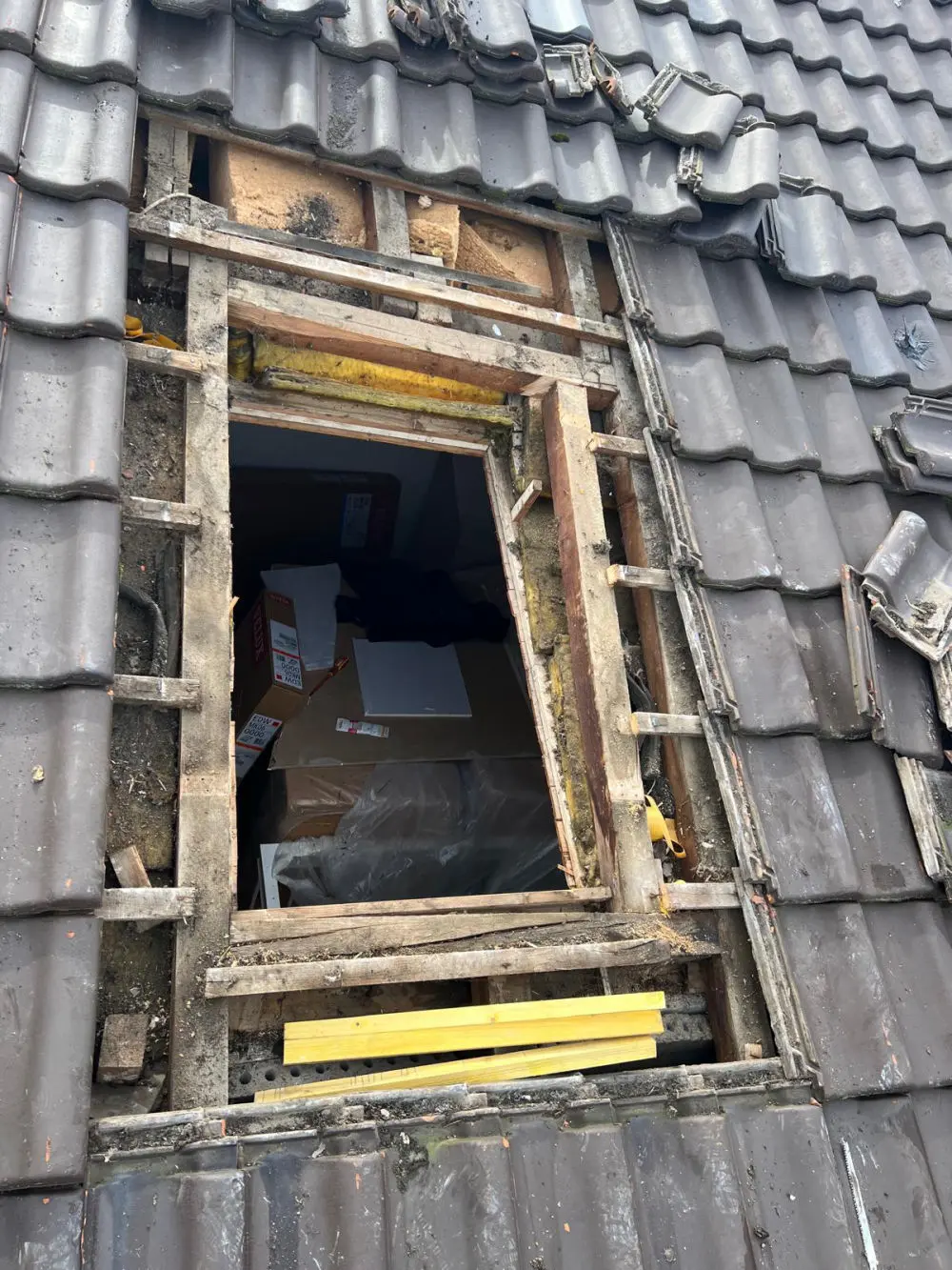 Velux installé en rénovation sur une toiture en tuiles