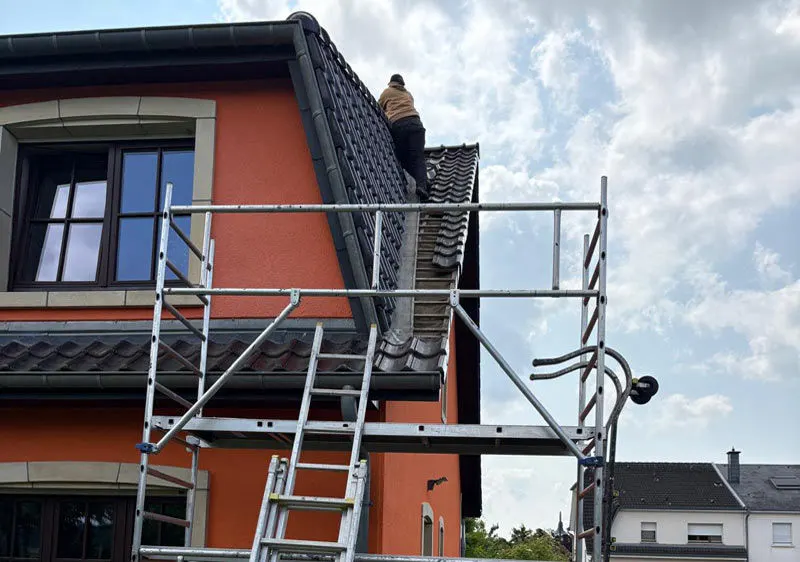 Travaux de zinguerie sur une habitation à Sanem (Luxembourg)